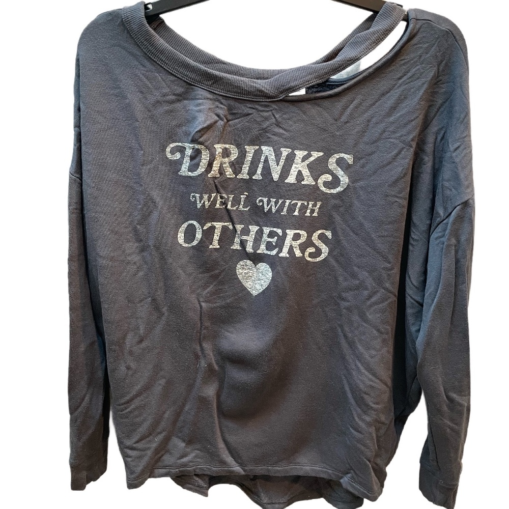 ❤️ EXPRESS ONE ELEVEN DRINKS WELL WITH OTHERS SWEATSHIRT SIZE SMALL